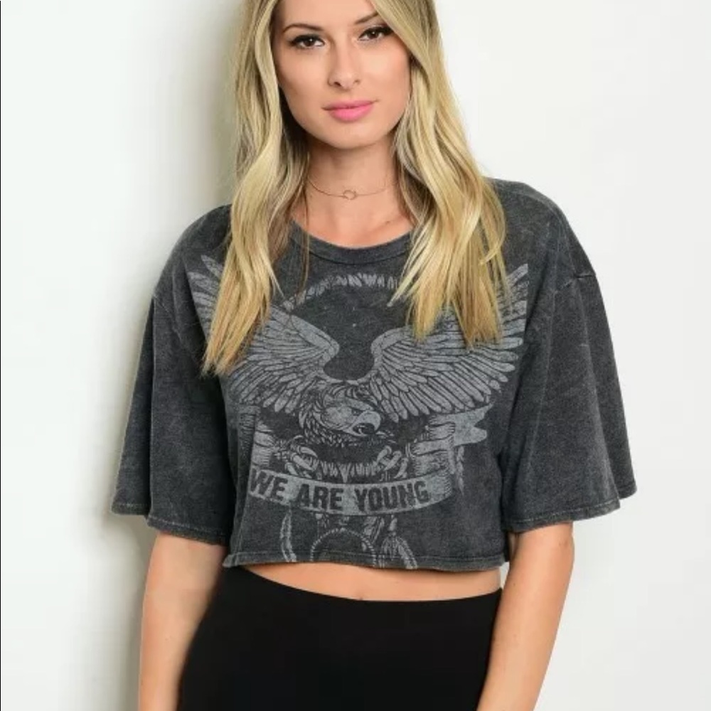 Mineral Washed Gray Crop Graphic 3/4 Sleeve Crewneck Activewear Top NWT